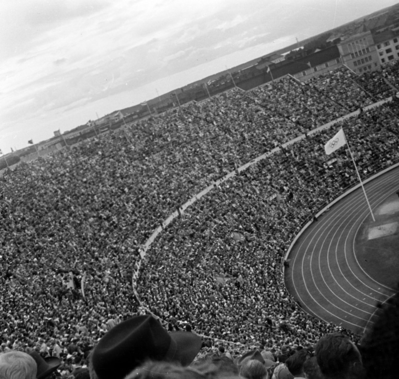 A Helsinki Olimpiai Stadion 1952-ben •  Fotó: Fortepan, Bojár Sándor