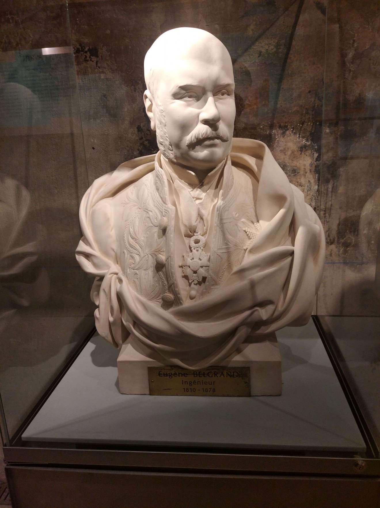 Eugène Belgrand mellszobra. A jeles mérnököt Párizs egészséges ivóvízellátásával és a csatornarendszer kialakításával bízták meg a 19. század második felében •  Fotó: Csermák Zoltán