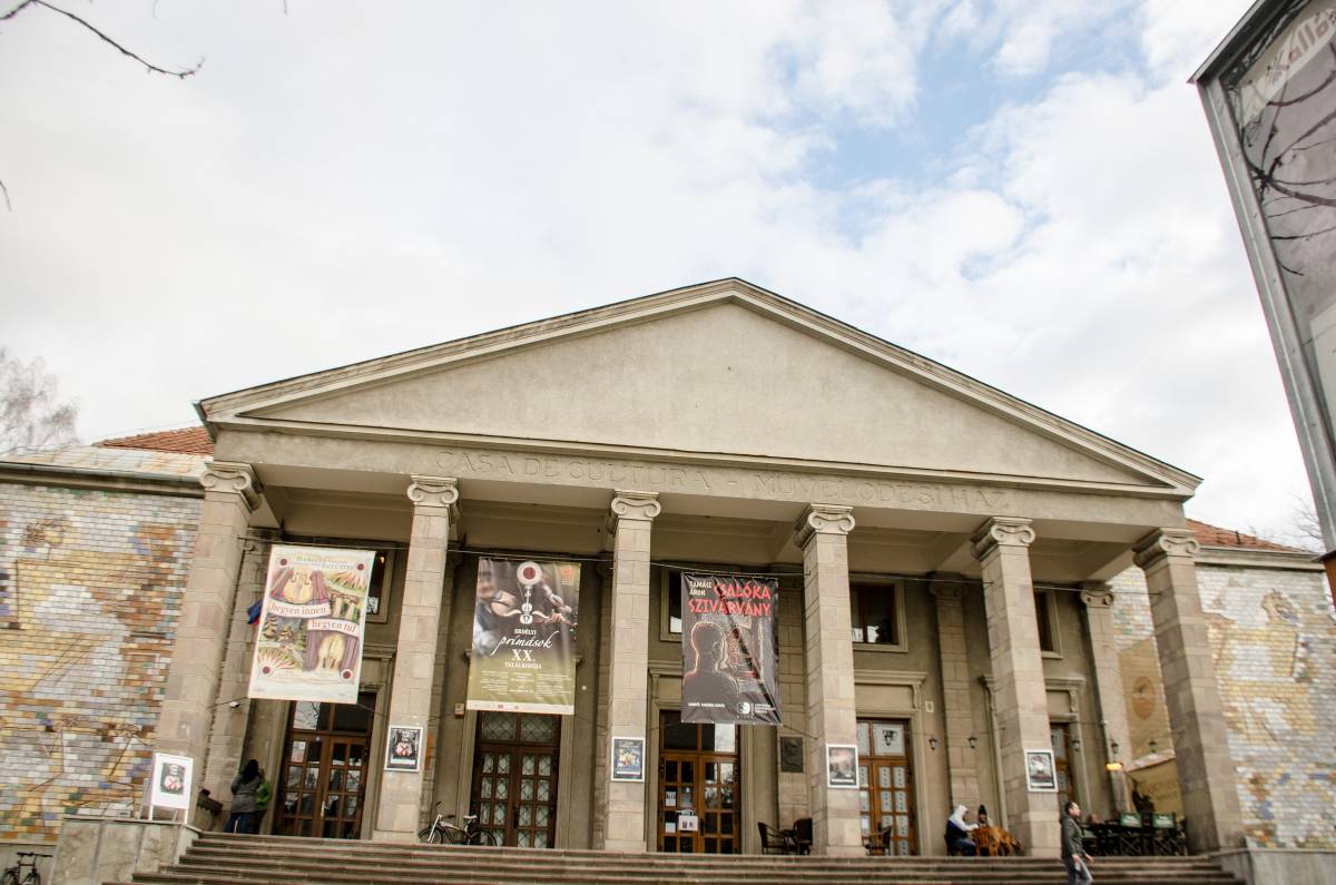 A Városi Művelődési Ház. A létesítményben két kulturális intézmény működik •  Fotó: Gecse Noémi