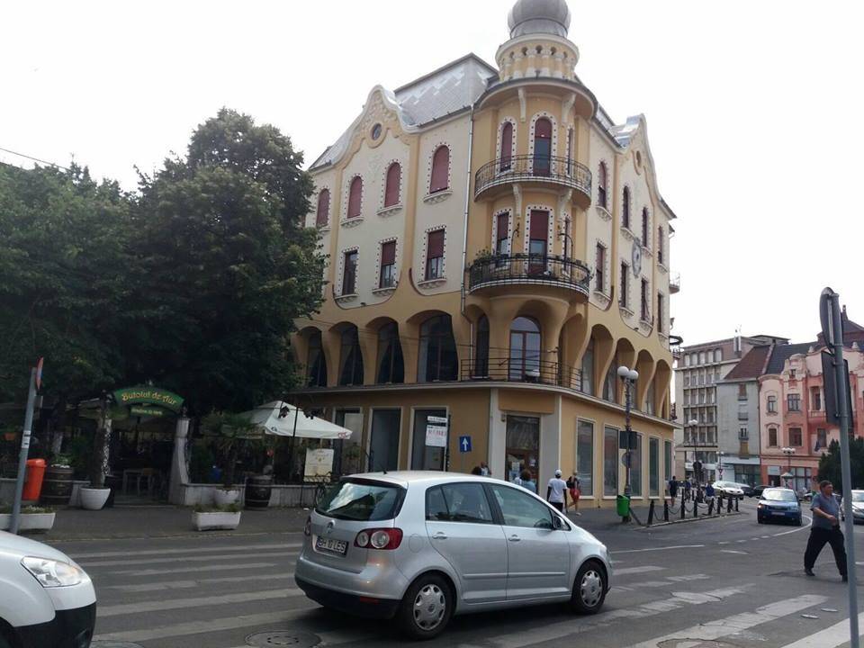 Homlokzatfelújítási hullám Nagyváradon. A Pece-parti város visszanyerné egykori pompáját • Fotó: Pap Melinda