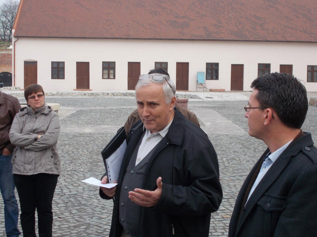 Moldován Gellért Lajos, az EMNP váradi szervezetének elnöke, a projektek előterjesztője &bullet;  Fotó: Farkas László