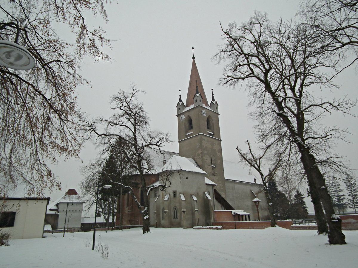 A felújított vár udvarán. A Kultúrpalotánál csak a hófödte Vártemplom nyújt lenyűgözőbb látványt &bullet;  Fotó: Kádár Hanga