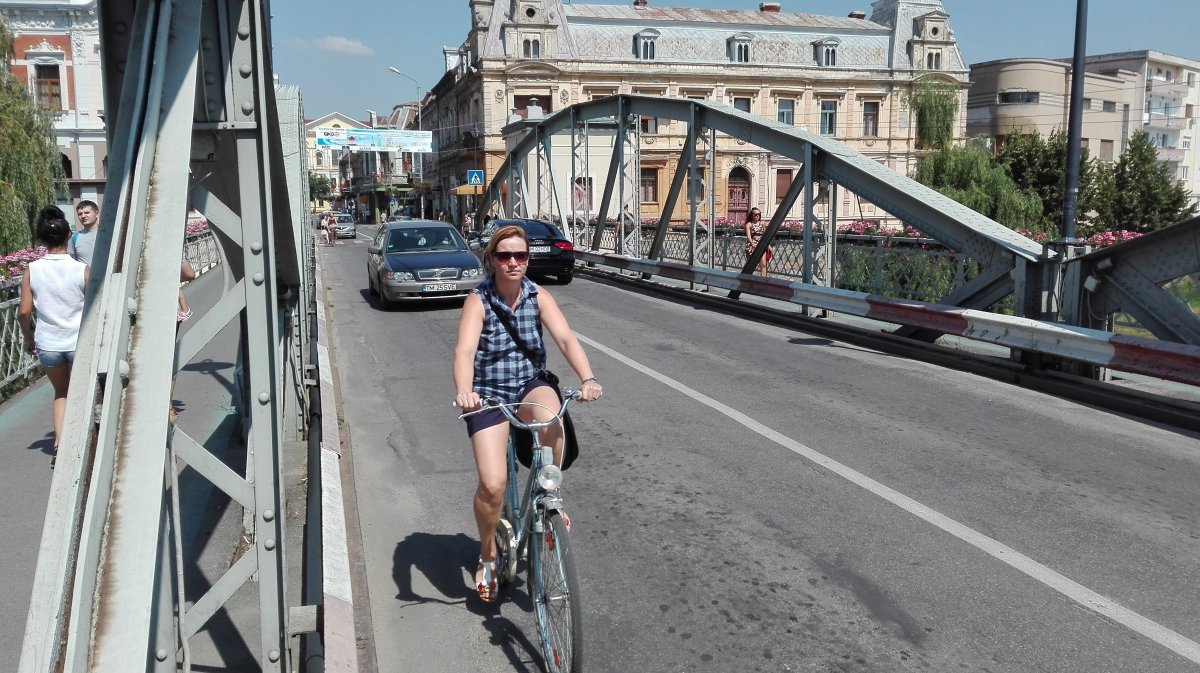 A valamikori német és román Lugost összekötő évszázados vashíd &bullet;  Fotó: Szucher Ervin