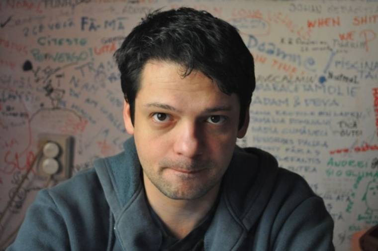 Zene a súgólyukból