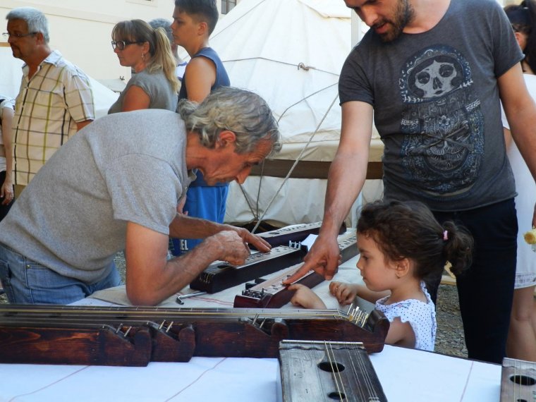 A fába rejtett nóta