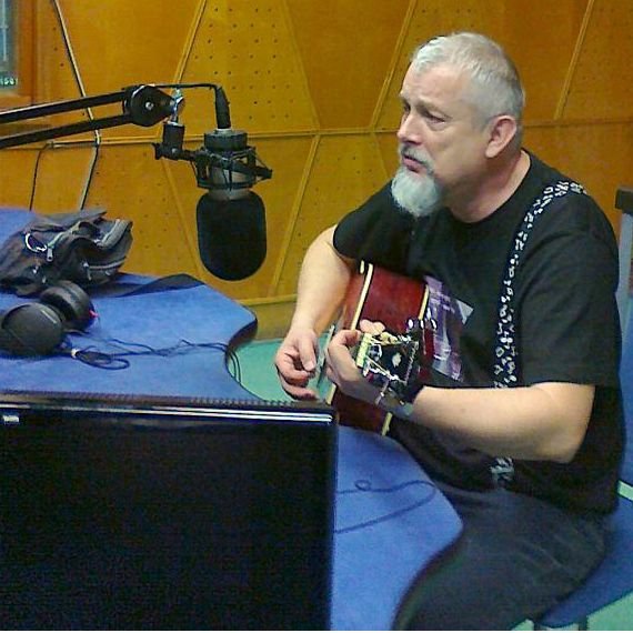 Studiófelvétel. Első dalait középiskolás korában rögzítették •  Fotó: Csutak István személyes archívuma