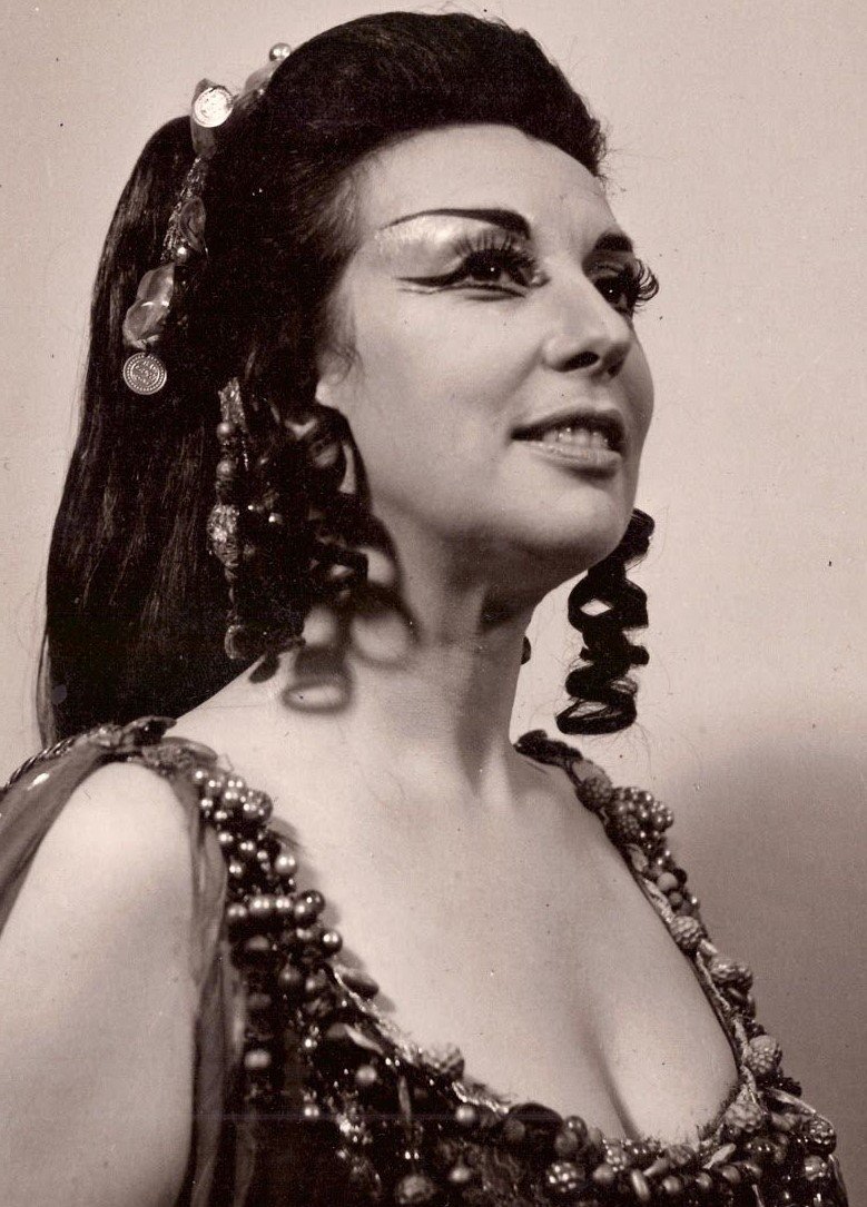 Camille Saint-Saëns francia zeneszerző Sámson és Delila című operájának női főszerepében 1968-ban •  Fotó: Tamássy Éva családi archívuma