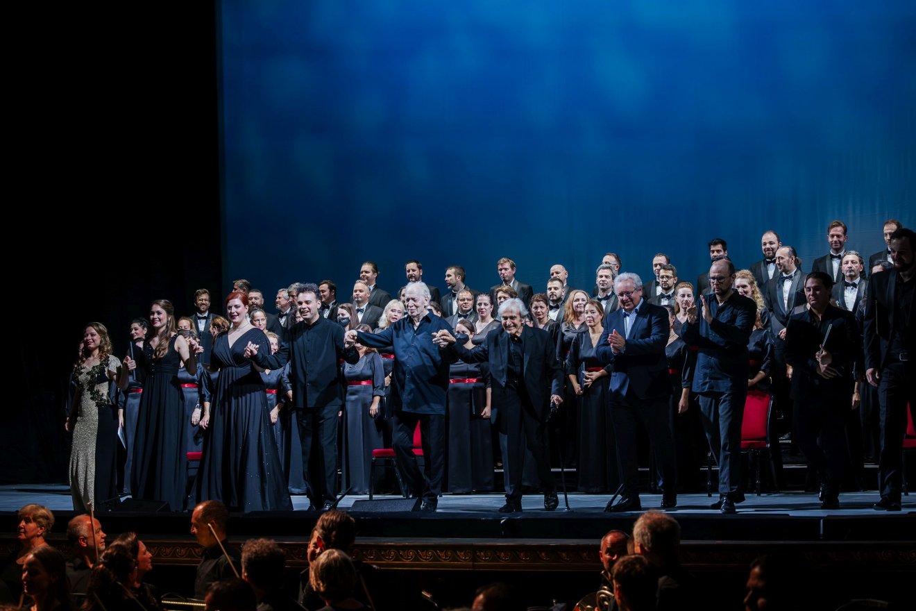 A társulat ünneplő és ünnepelt tagjai •  Fotó: Nagy Attila / Magyar Állami Operaház