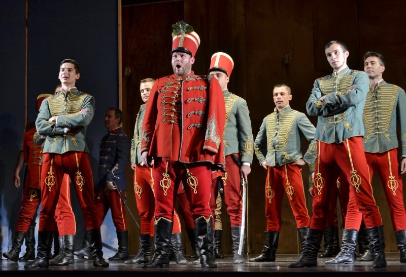 Háry János: Kodály Zoltán daljátéka ismét a magyar opera kínálatában &bullet;  Fotó: Kolozsvári Magyar Opera