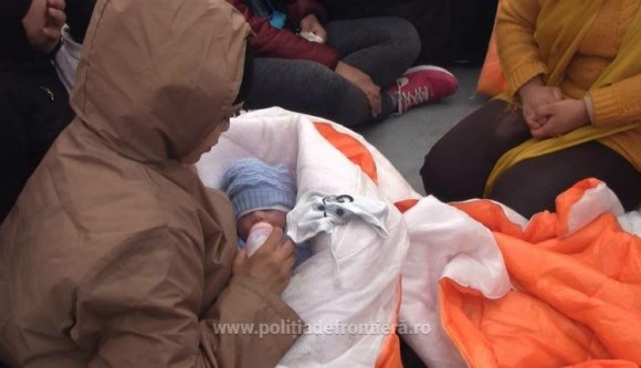 Román határrendészek mentettek meg 52 menekültet