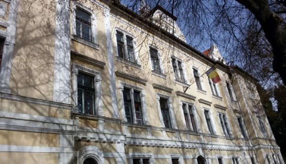 Nem törvénytelen a szülők kihallgatása a vásárhelyi iskolaügyben