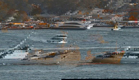 Orosz hadihajóval ütközött egy birkákat szállító hajó a Fekete-tengeren