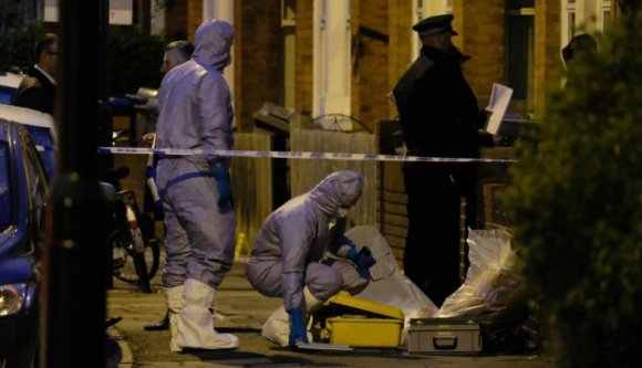 Terrorellenes rajtaütést hajtottak végre éjjel Londonban
