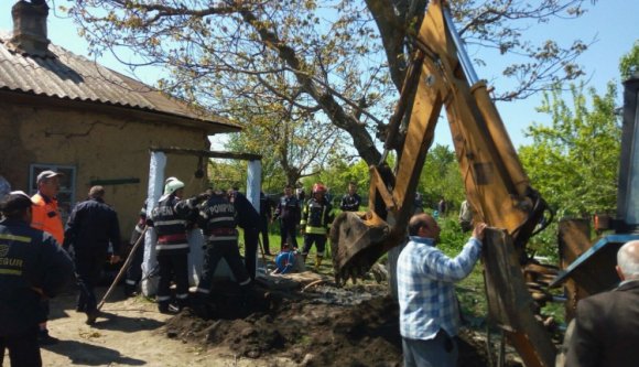 Jobban van, de még légzési gondokkal küzd a kútból kimentett gyerek