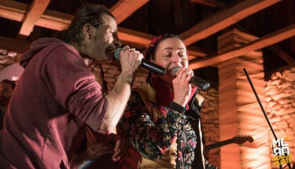 Világ, zene, csűr: az eső ellenére nagy buli volt Mérán