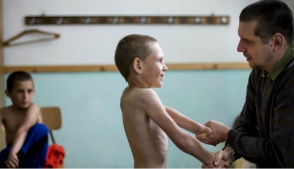 Ismét Erdélyben rendelnek a gyermekmentős dokik