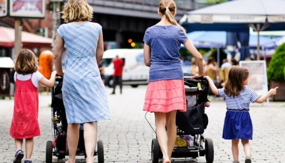 A gyed csökkentésével riogat a munkaügyi miniszter