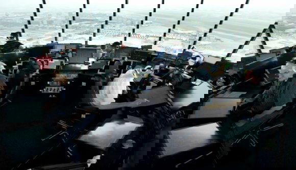 Kétórás figyelmeztető sztrájkot tartanak a légiirányítók