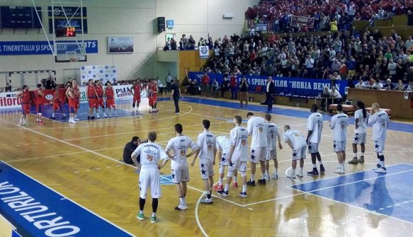 Hiába tiltják a himnuszéneklést a meccsek előtt – a szurkolók úgyis énekelnek