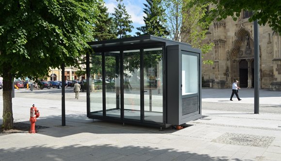 FRISSÍTVE: „Csak” 34 ezer euróba kerültek a főtéri bódék Kolozsváron (FOTÓK)