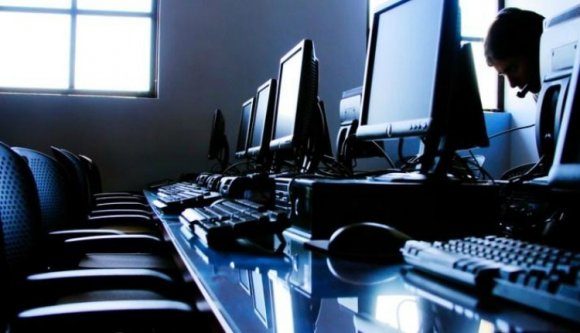 Működésképtelenné hekkelték a bizniszminisztériumot