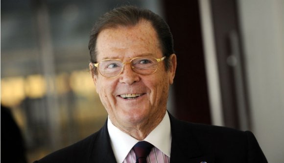 Elhunyt Sir Roger Moore