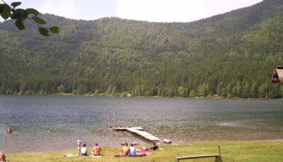 Betiltanák a fürdőzést a Szent Anna-tóban