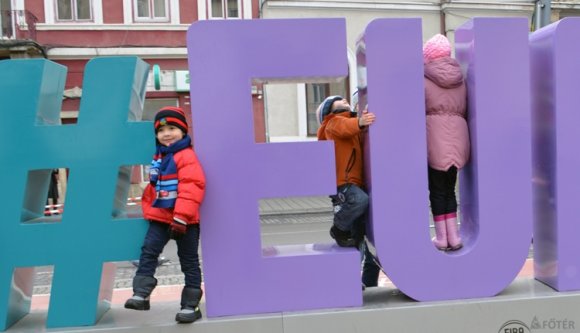 A nép után a gyerekek is ügyvédet kapnak