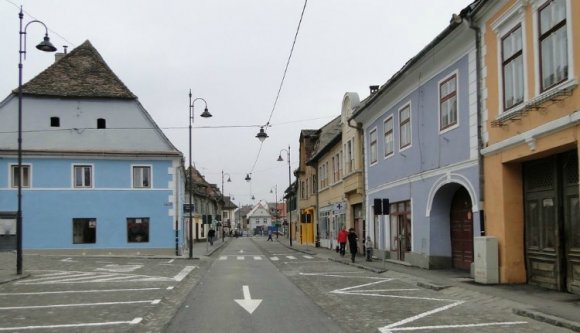 Egy idős néni a nyílt utcán szúrta le ismerősét