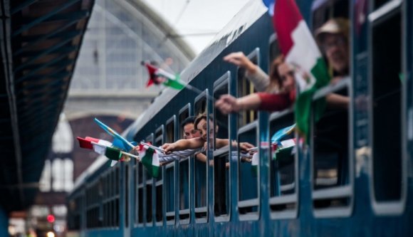 A Csíksomlyó Expressz és a Székely Gyors is útban van a búcsú helyszíne felé