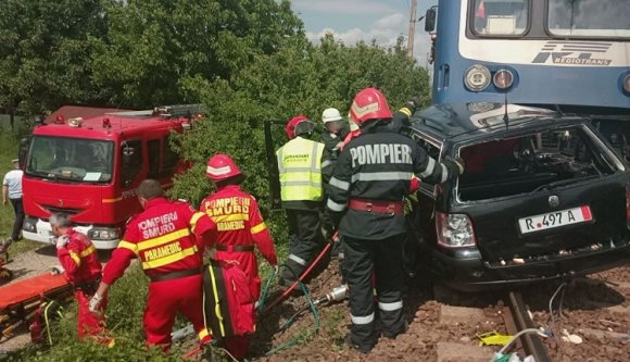 Vonattal ütközött egy autó: mind az öt utas meghalt