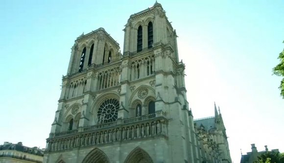 Lövöldözés Párizsban a Notre Dame-nál