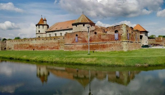 Húszmillióból újítják fel Fogaras várát