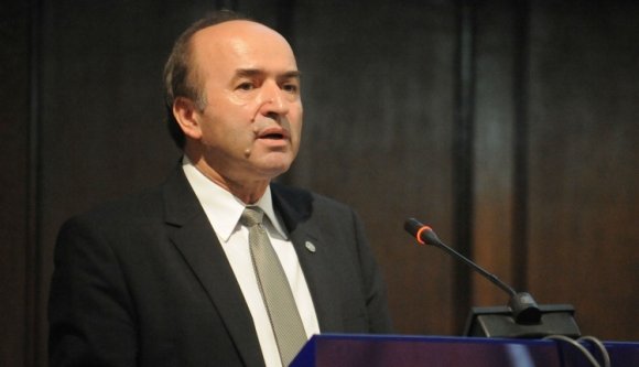 Lesz összeghatár, amely alatt a hivatali visszaélés nem minősül bűncselekménynek