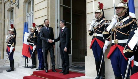 Grindeanu Párizsban jelentette be, hogy a francia kormányfő Romániába látogat