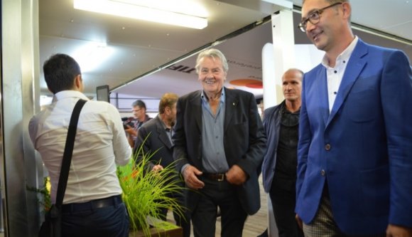 Alain Delon péntek este Kolozsváron hódít