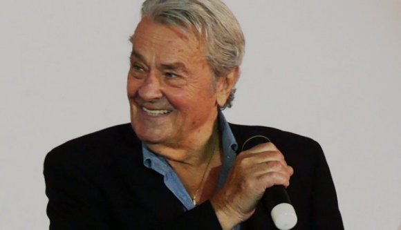 „Nem lehet elmesélni”: így őrült meg Kolozsvár Alain Delonért (VIDEÓ)