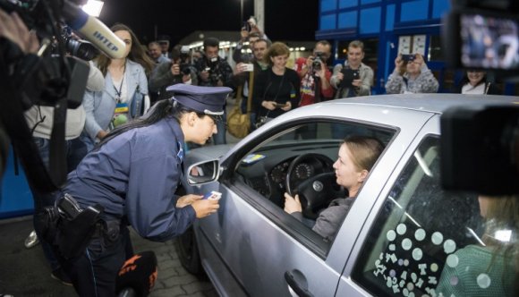 Mától vízum nélkül utazhatnak az ukrán állampolgárok az EU-ba