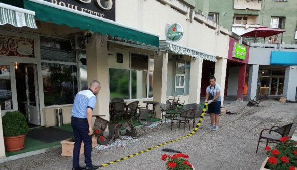 Belehajtott egy teraszba Szatmárnémetiben – őrizetbe vették (VIDEÓ)