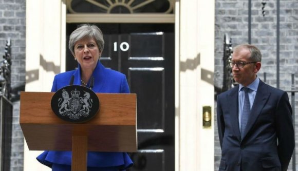 Megalakult a régi-új brit kormány