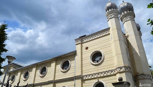 Holokauszttagadó feliratokat mázoltak a kolozsvári zsinagógára (FOTÓ)