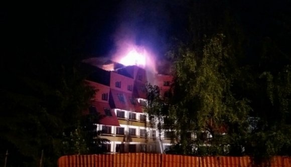 Kigyulladt egy szálloda Brassópojánán