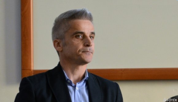 Az USR nem szavaz a bizalmatlansági indítványról