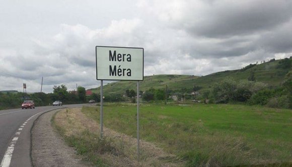 Visszakerült Méra határába a csúnya, de legalább szabványos kétnyelvű tábla