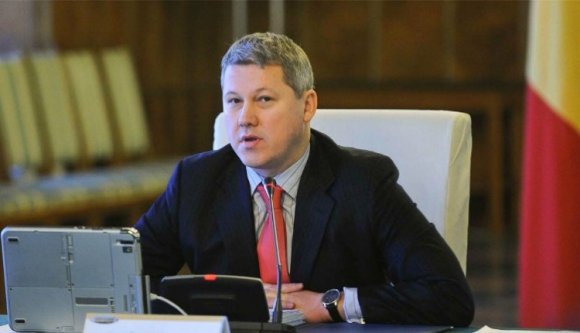 A PNL úgy védi a kormányt, mintha a sajátja volna