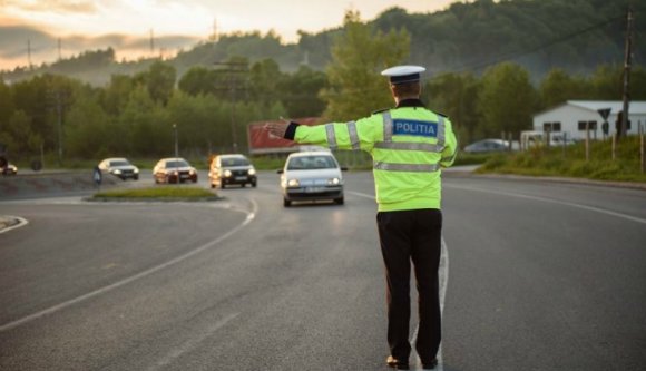 Részeg sofőrök büntetőügyeit simította el a korrupt ügyvéd