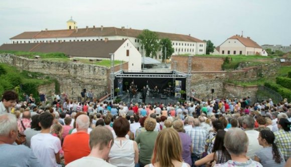 Újra élettel telik meg a nagyváradi vár