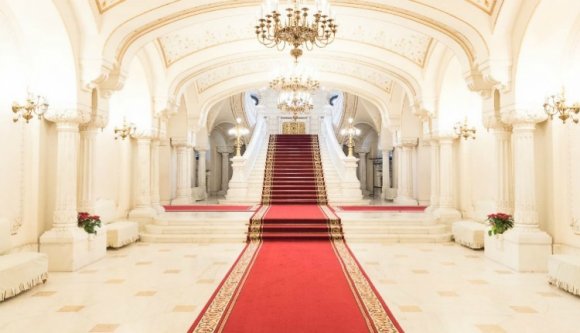 Csak délután kezdik keresni a miniszterelnököt