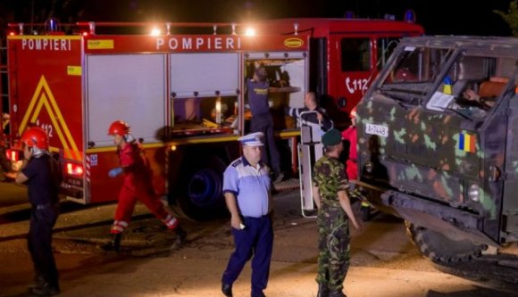 Három román katona halt meg, amikor szakadékba borult az őket szállító teherautó