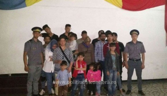 Megint közel kéttucatnyi iraki határsértőt fogtak el